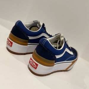Old skool stacked vans in the color blue